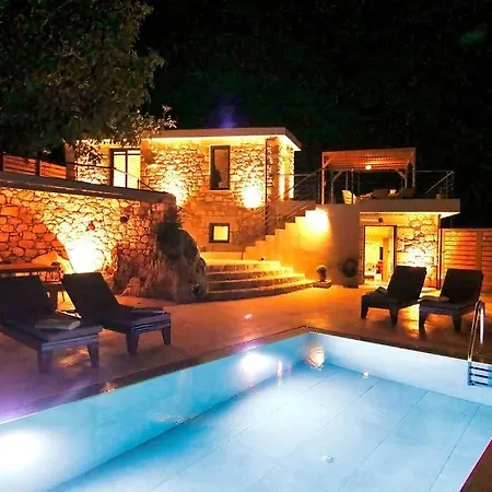 Pool Leonidas Crete